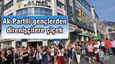 Ak Partili gençlerden  direnişçilere çiçek