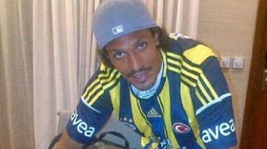 FB'nin yeni transferi Alves formayı giydi!