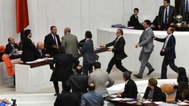 Meclis'te yumrukların konuştuğu o anlar