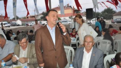 BELEDİYE İLK İFTAR SOFRASINI SAYALAR’DA KURDU