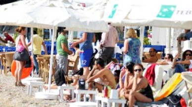 Akdeniz ve Ege tıka basa doldu