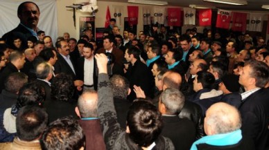 Esenyurt'ta Ak Parti'den CHP'ye katılım sürüyor