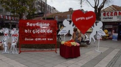 ÇİÇEKLER ÖZCAN IŞIKLAR’DAN