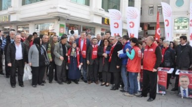 Cem Kara halkla kucaklaştı