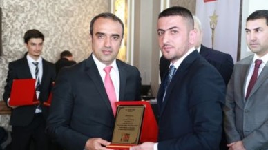 ‘Yılın çıkış yapan siyasetçisi’ ödülü, İzsiz’e verildi!