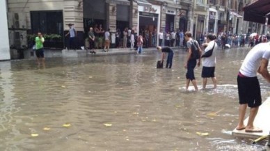 Burası İstiklal Caddesi...