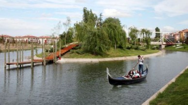 Büyükçekmece Gölü’nde gondol sefası...