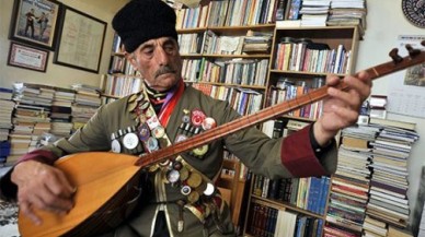 Devlet sanatçısı Aşık Şeref Taşlıova hayatını kaybetti