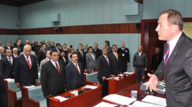 AVCILAR MECLİSİNDE YUMRUKLAR KONUŞTU!