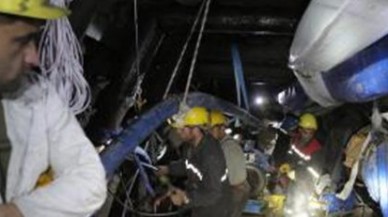 Madenciler hâlâ toprak altında