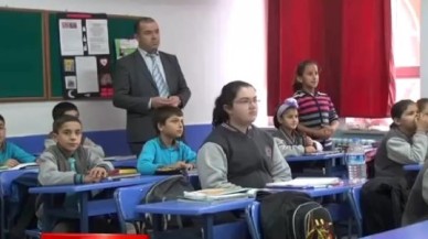 Hizmetliydi öğretmen oldu