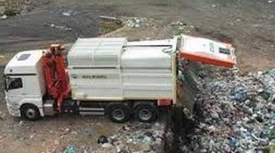 ÇÖP’TE TEK BAŞINA