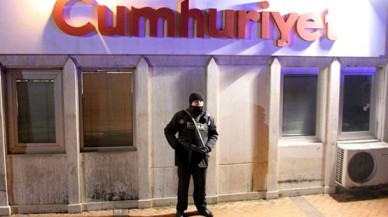 Cumhuriyet Gazetesi önünde polisten güvenlik önlemi