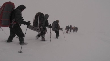 12 Türk ve Bulgar dağcı kayboldu