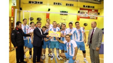 İTFAİYE KUPA ATEŞİNİ SÖNDÜRDÜ