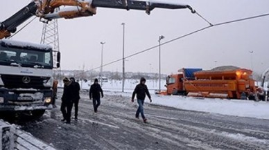 Yüksek gerilim hattı D-100'e düştü