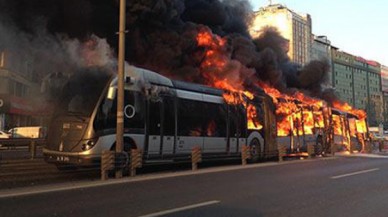 Yanan Metrobüsün Faturası Ağır Oldu