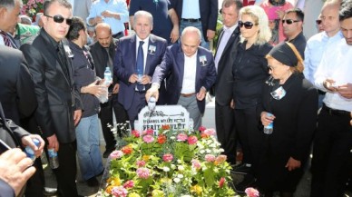 "Aslanoğlu, yeri doldurulamayacak örnek bir siyasetçiydi"