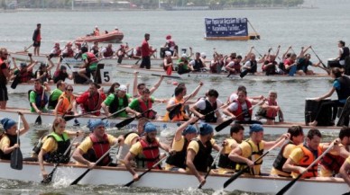 KÜÇÜKÇEKMECE GÖLÜ’NDE ÜNİÇEK COŞKUSU