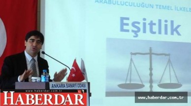 Yabancılar kıs kıs gülüyor