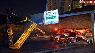 Kamyonun kasası asılı kaldı, sürücü olay yerinden kaçtı