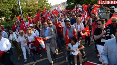 Unutulmaz kortej fotoğrafı için deklanşöre bas