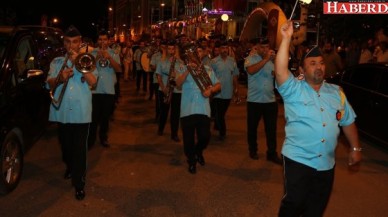 Açılış meşalesi kardeşlik için yakıldı