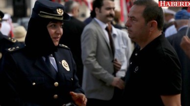 Taksimdeki Zafer Bayramı Kutlamalarında Başörtülü Polisler Yer Aldı