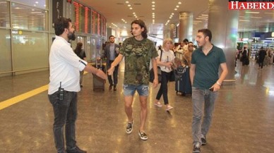 Enes Ünal havalimanında gözaltına alındı!