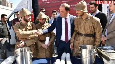 ZAFERİN YILDÖNÜMÜNDE GENÇLERLE BİRLİKTE HOŞAF DAĞITTI