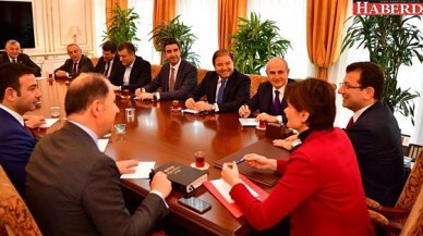 Ekrem İmamoğlu CHPli belediye başkanları ve meclis üyeleri ile buluştu