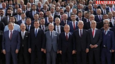 CHPli belediye başkanları Anıtkabirde