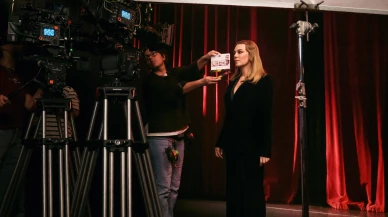 Demet Evgâr’dan kırmızı ışık uygulamasıyla şiddete dur çagrısı