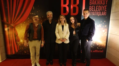 “Çirkin”e yıldızlar geçidi galası