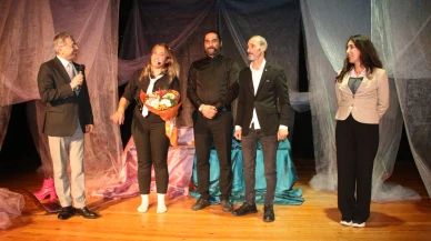 “İşimiz Aşk” Tiyatro Oyunu Kartal'lı Sanatseverlerle Buluştu