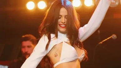 Simge’nin Sahnesinde Sezen Aksu İmzası