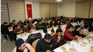 Küçükçekmece’liler, iftar sofralarında bereketi paylaşıyor