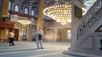 Bayrampaşa’da camiler dezenfekte ediliyor
