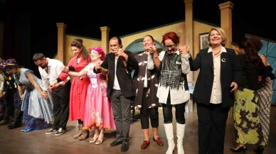 Unutulmaz Eser “Hadi Öldürsene Canikom” Ses Tiyatrosu’nda Prömiyer yaptı