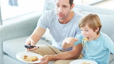 Ekran Başında Yemek Çocuklarda Gizli Tehlike