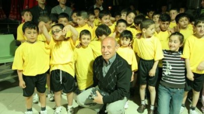 PAPATYA EVLERİ FUTBOL OKULU GÖZ DOLDURUYOR