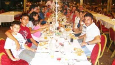 MERT AİLESİ İFTARDA BULUŞTU