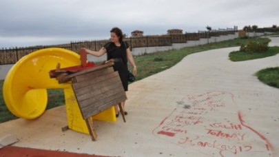 ÇOCUK PARKI YERLE BİR EDİLDİ!