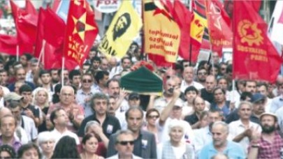 Yoldaşları uğurladı