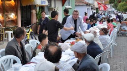 ÇATALCA BELEDİYESİ’NDEN KARACAKÖY’DE İFTAR