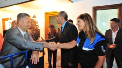 POLİSLER ‘HIZ YAPMA’ İLE TRAFİKKURALLARINA DİKKAT ÇEKTİ