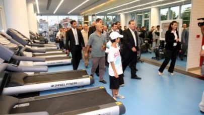 GÜRBÜZ SÜLEYMANOĞLU SPOR MERKEZİ HİZMETE AÇILDI