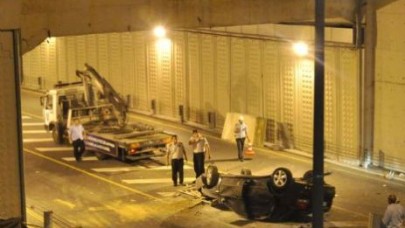 OTOMOBİL METROBÜS YOLUNA UÇTU