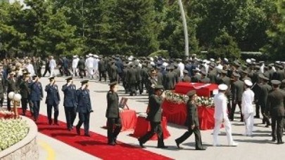 Selam geçişiyle uğurladılar