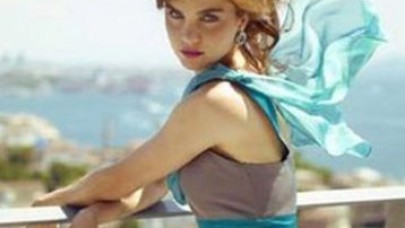 Tuğçe Kazaz boşanamıyor!